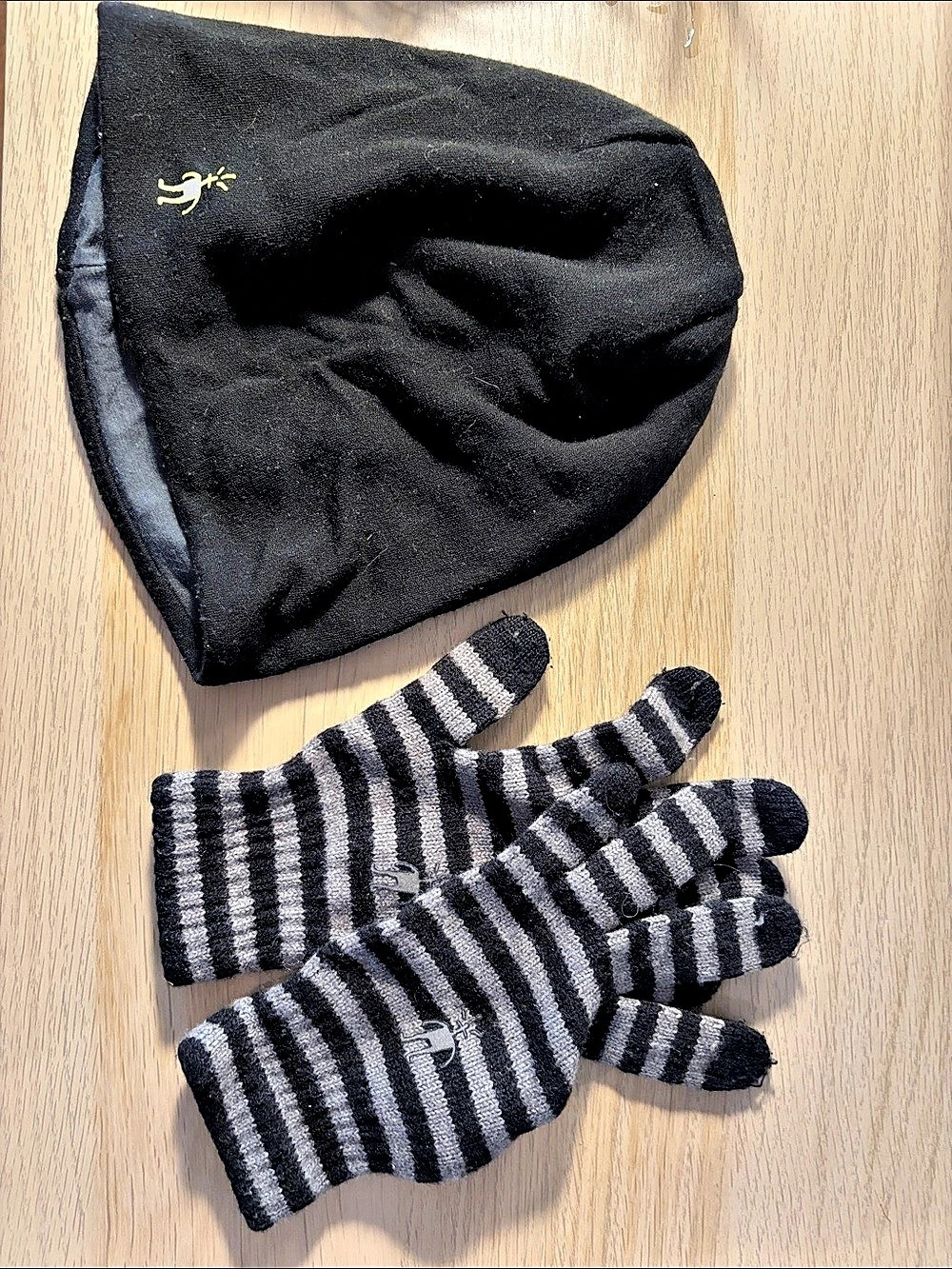 Striped Gloves and Hat in Black & Gray